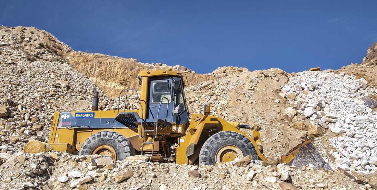 Wywóz gruzu Toruń - ile kosztuje wynajem kontenera?