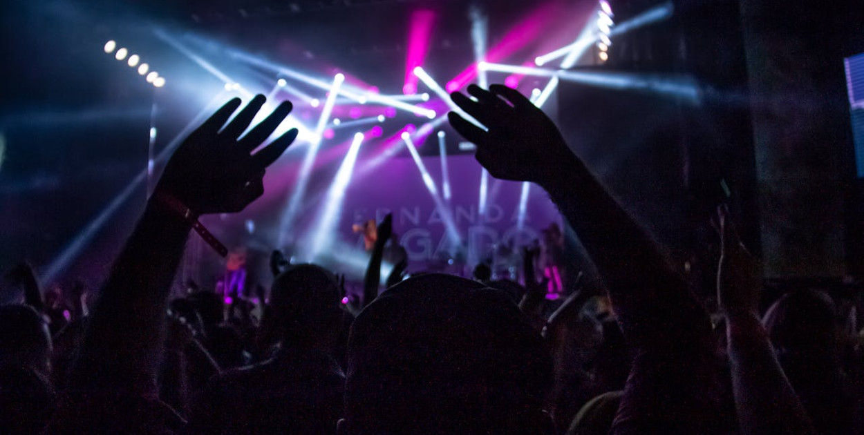 Jakie gatunki muzyczne dominują w 2025 roku? Odkryj nowe brzmienia