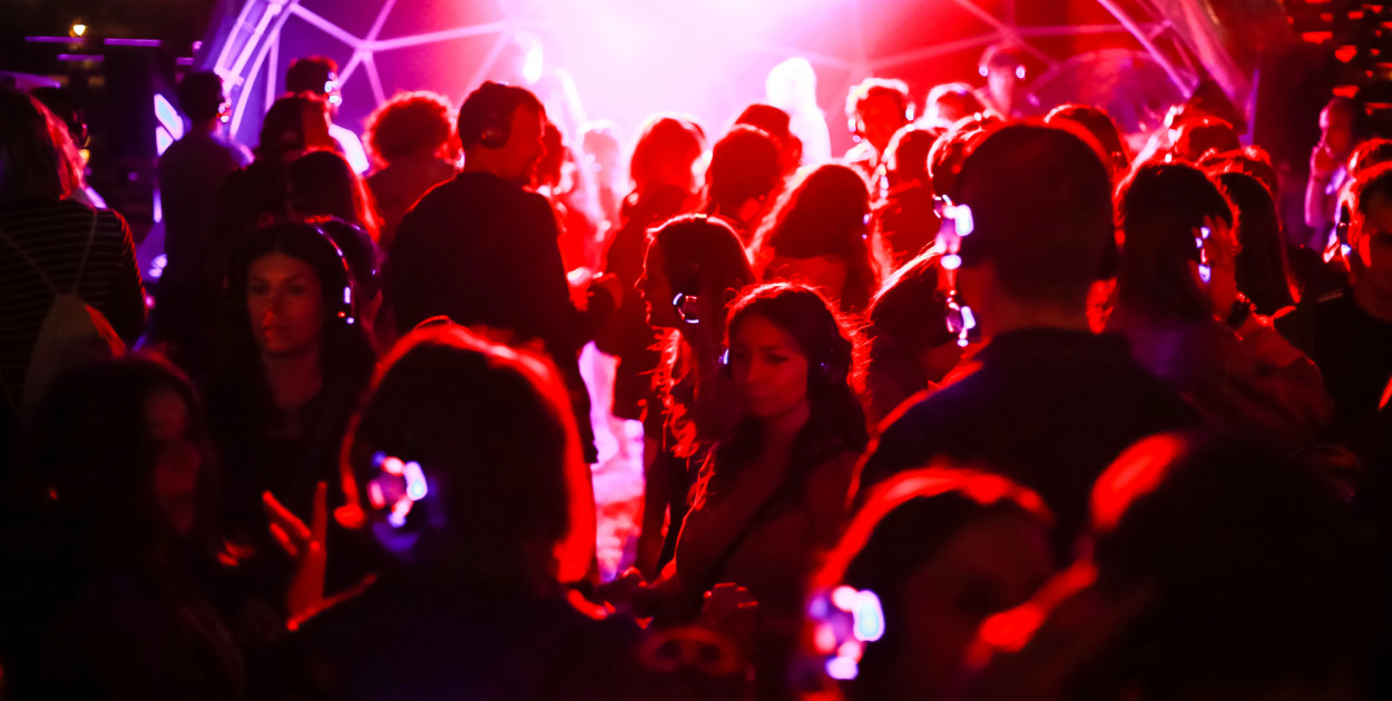 Głośna zabawa, cicho jak nigdy! W weekend na starówce taneczna impreza