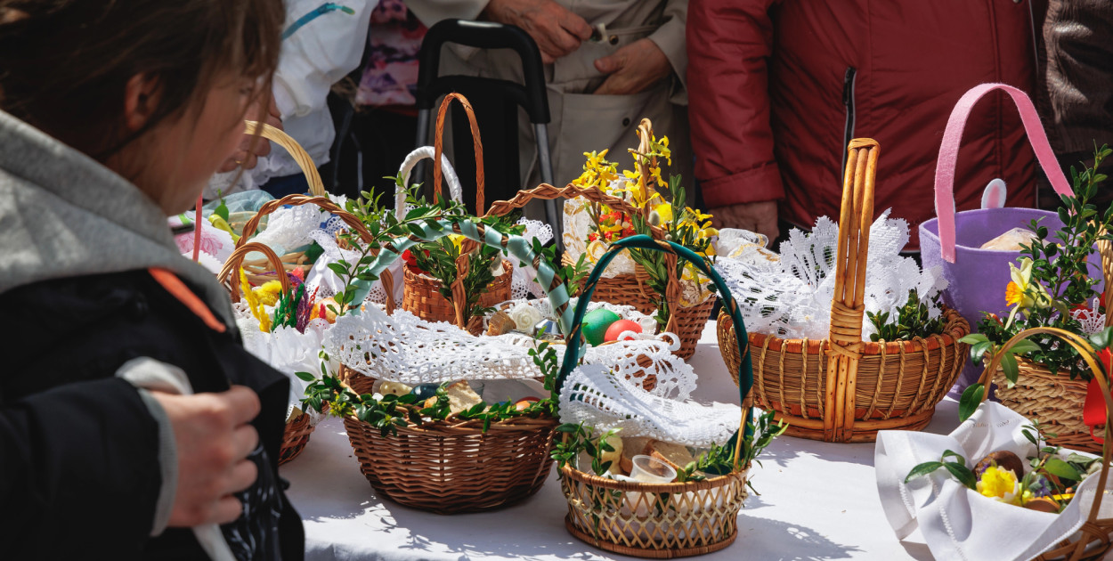 Sobota Wielkanocna | O której święcą pokarmy w Twoim kościele? [LISTA]