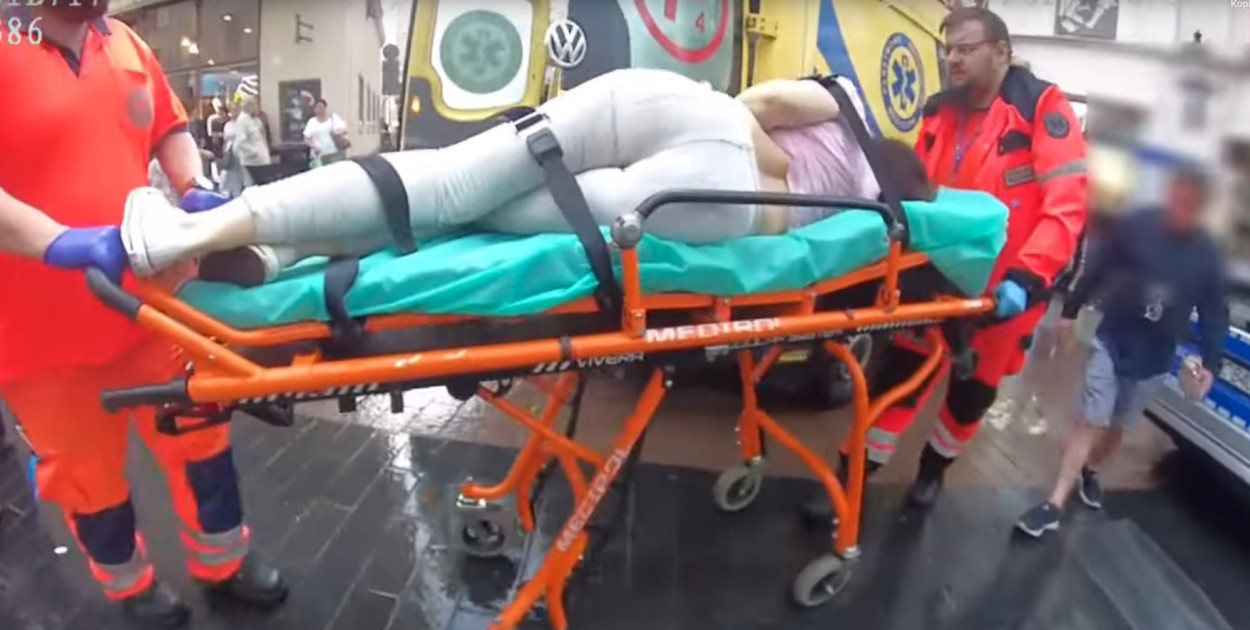 Dramatyczna reanimacja w Toruniu! Świadek zarzuca bierność policjantom