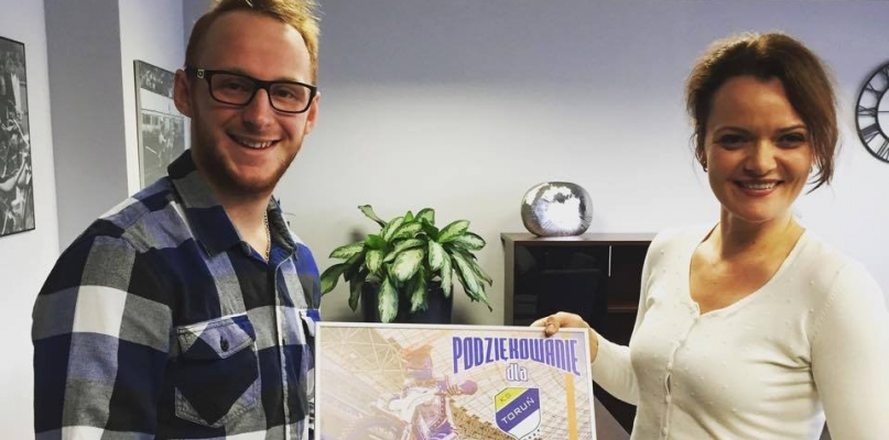 Kacper Gomólski w towarzystwie nowej prezes klubu - Ilonu Termińskiej        Fot. Kacper Gomólski/Facebook