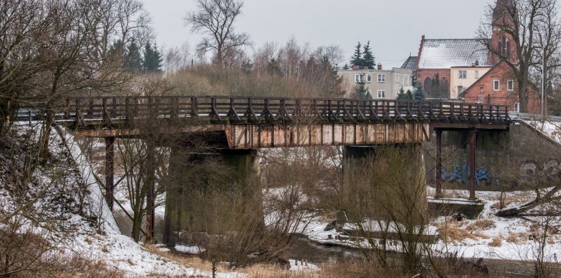 Zdaniem części mieszkańców drewniany most w Kaszczorku wymaga remontu       Fot. T. Berent