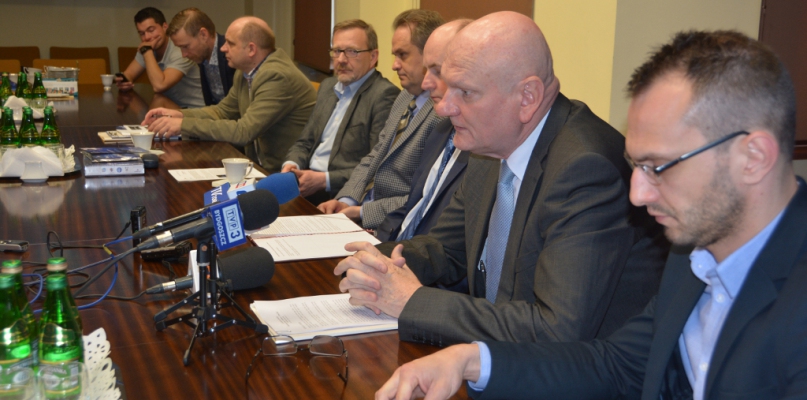 Czwartkowa konferencja poświęcona organizacji ME w szermierce    Fot. Michał Malinowski