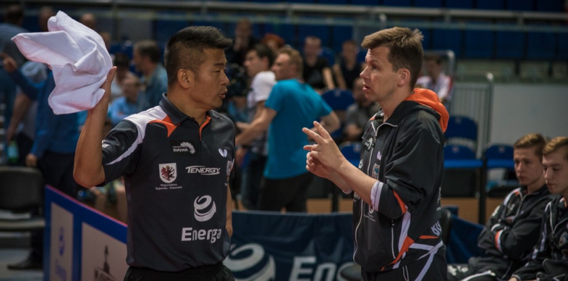 Od lewej: Chen Wexing i trener Grzegorz Adamiak    Fot. Joanna Wiśniewska