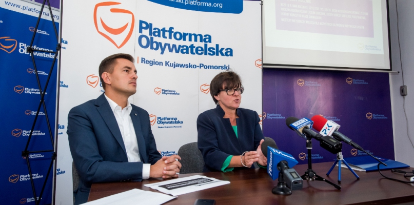 Grzechy reformy edukacyjnej PiS wskazywali posłowie PO Arkadiusz Myrcha i Joanna Kluzik-Rostkowska, fot. Tomasz Berent