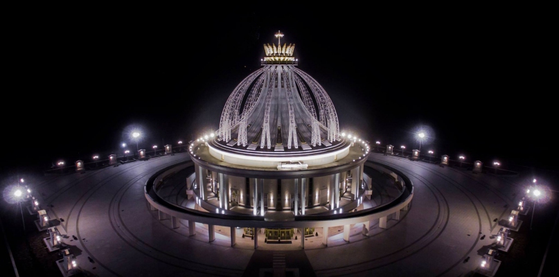 Tak nocą prezentuje się świątynia ojca Tadeusza Rydzyka   Fot. Dron Fotografia Toruń