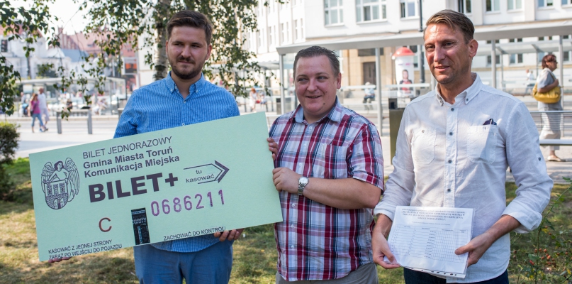 Od lewej: Karol Wochna, Dominik Steinbat, Marek Jopp z SLD, fot. Tomasz Berent