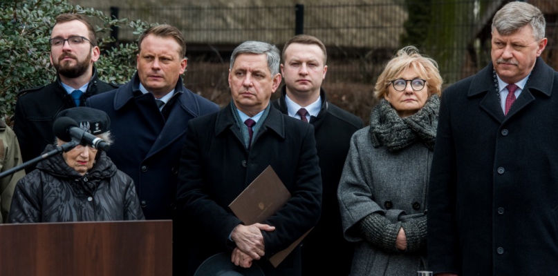 Wojciech Klabun (pierwszy od lewej) i inni oficjele na środowych obchodach, fot. Tomasz Berent