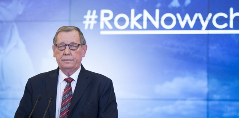 Jan Szyszko, minister środowiska podczas konferencji dotyczącej rocznego przeglądu pracy jego resortu, fot. P. Tracz / KPRM