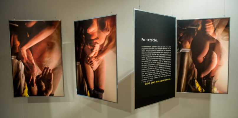 Wystawa składa się z 24. kobiecych aktów, fot. Tomasz Berent