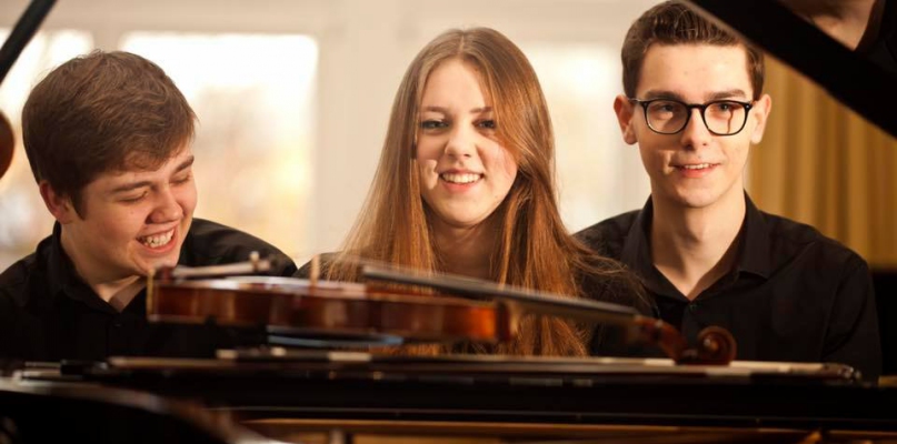 Trio młodych, zdolnych instrumentalistów wystąpi w Szafarni, fot. nadesłane