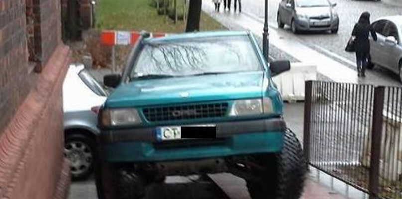 Fot. Mistrzowie parkowania w Toruniu - Facebook