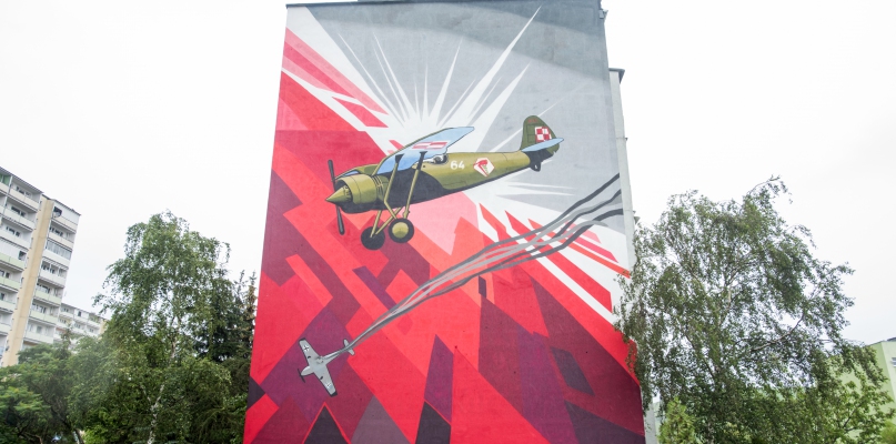 Mural upamiętniający polskich lotników walczących w czasie II wojny światowej znajdziemy na bloku przy ul. Suleckiego. Fot. Tomasz Berent
