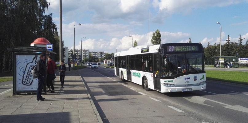 Urzędnicy przekonują, że przystanek obok zajezdni jest za mały, aby pomieścić kilka autobusów. Fot. Tomasz Berent