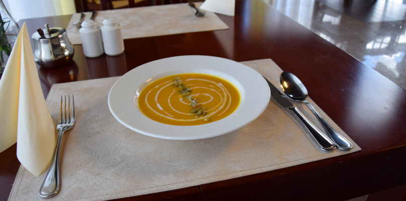 Zupa-krem z dyni to jedna z nowych pozycji w menu Olędra, fot. nadesłane