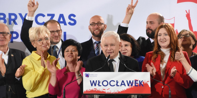 Komisarzem w Ciechocinku został Marcin Strych. (na zdjęciu pierwszy mężczyzna z prawej). Archiwum DDWłocławek Fot. Daniel Wiśniewski