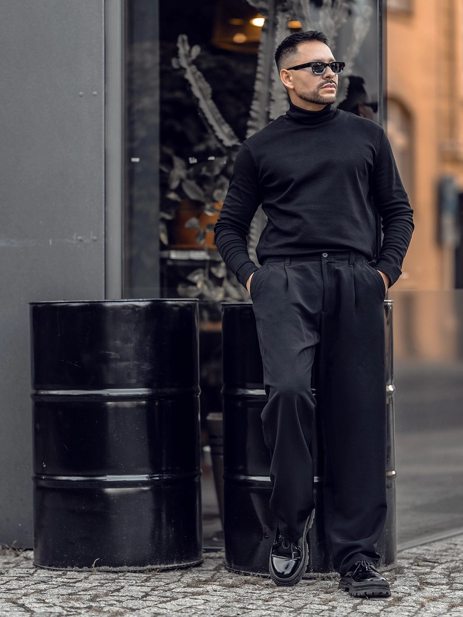 Stylizacja z pazurem z czarnym golfem męskim nie jest trudna