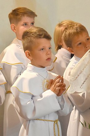 I Komunia Święta w kościele w Kaszczorku-10840