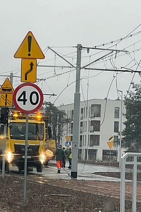 Awaria! Zerwana trakcja unieruchomiła tramwaje-12701