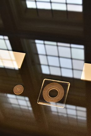 Holey Dollar wrócił do Torunia-12957