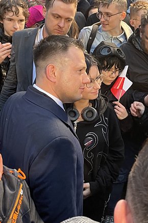 Sławomir Mentzen pozował do zdjęć w Toruniu-13080