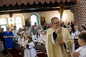 I Komunia w kościele Matki Boskiej Zwycięskiej-13114