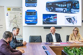 Podpisanie umowy na nowe autobusy-13238