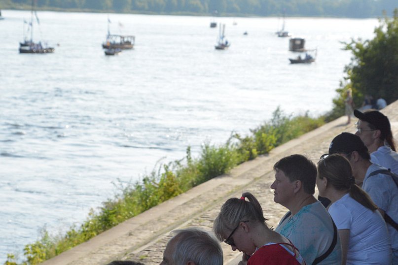 Parada otwierająca Festiwal Wisły w Toruniu