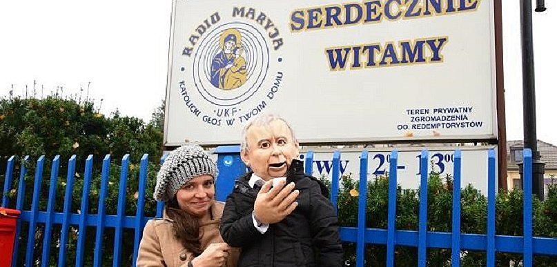 O jedną kukłę za dużo - czy pod Radiem Maryja artystka złamała prawo?