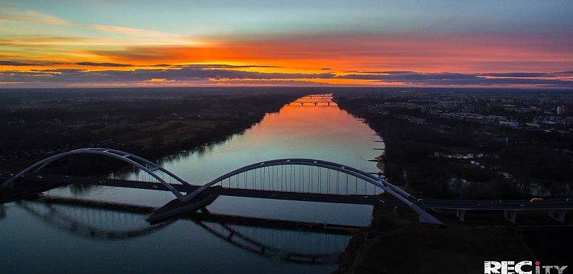 Z takim zdjęciem warto zacząć piątek. Może zawisnąć na Twojej ścianie. Wystarczy, 