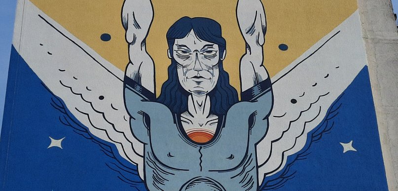  Toruński astronom spogląda Na Skarpę. "Nie widać, że to Kopernik" 