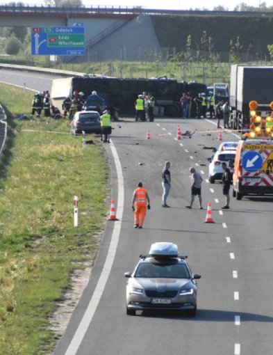 NAJNOWSZE INFORMACJE w sprawie wypadku na A1 pod Toruniem. Jedna osoba ranna-53868