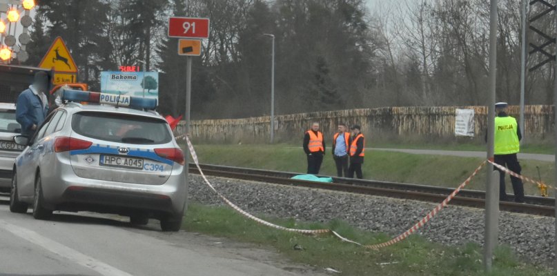 Kobieta śmiertelnie potrącona przez pociąg! Pełno służb pod Toruniem [FOTO] - 53917