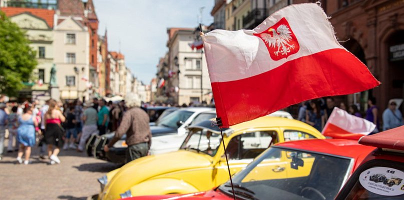 Dzień Flagi w Toruniu: Tak wyglądały obchody na starówce [FOTO] - 55283