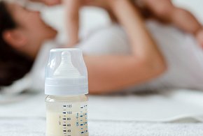 Groźna bakteria w mleku dla niemowląt. Nie podawaj dzieciom!-55395