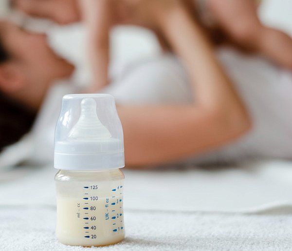 Groźna bakteria w mleku dla niemowląt. Nie podawaj dzieciom!-55395