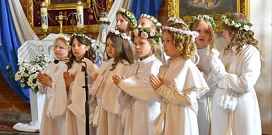 Pierwsza Komunia Święta w Toruniu. Tak było w kościele w Kaszczorku [FOTO]-55588