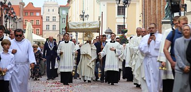 W czwartek wielka uroczystość na toruńskiej starówce. Jest apel do mieszkańców-56149