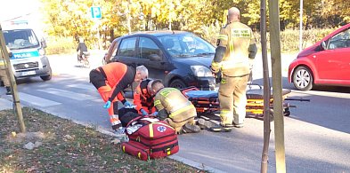 Wypadek pod szkołą. 18-latka w ciężkim stanie zabrana do szpitala [FOTO]-60845