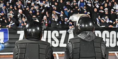 Toruń | Policjanci byli przygotowani na zamieszki? Było ich pełno [FOTO]-61432