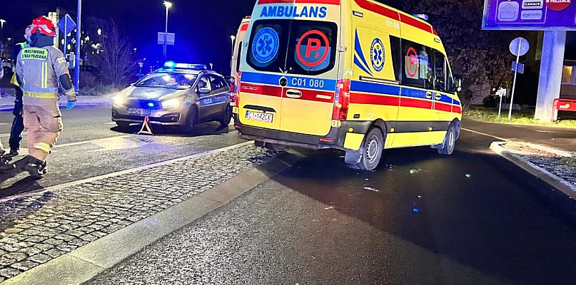 Toruń: Wypadek w rejonie sądu. Jedna osoba trafiła do szpital [FOTO] - 61916