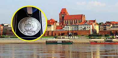 Toruń uhonoruje zasłużonych obywateli. Medal dla ośmiorga wybitnych postaci-65671