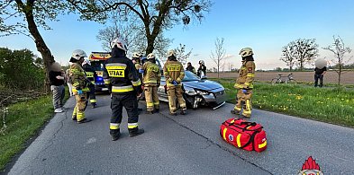 Dramat na drodze pod Toruniem! Samochód wypadł z trasy. Ranny w szpitalu -66611