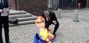 KOLEJNY SKANDAL z udziałem posła z Torunia! Podeptał i 