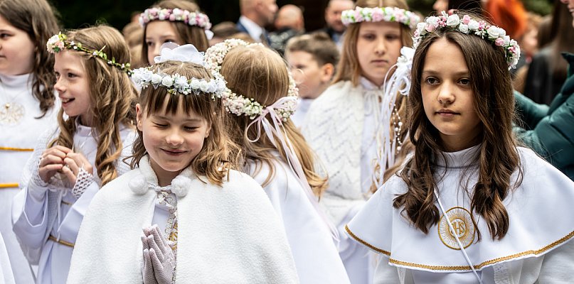 Sezon komunijny w pełni. Pierwsza Komunia Święta w Kaszczorku [FOTO] - 67281