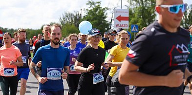 Tysiące biegaczy opanowały ulice Torunia! Zobacz, jak było [FOTO]-67326