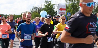 Tysiące biegaczy opanowały ulice Torunia! Zobacz, jak było [FOTO]-67326