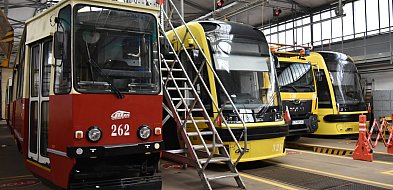 Specjalna linia wjeżdża na tory! Będzie jeździć nocą. Kto może pojechać za darmo? -67336