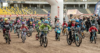 Nie żużlowcy, a mali rowerzyści. Dzieci przejęły Motoarenę [FOTO]-67526